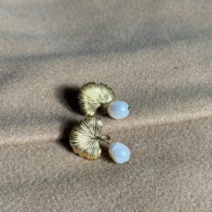 Shell Pearl Stud Earrings